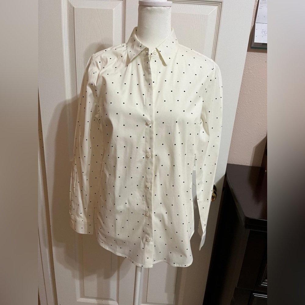 Apt 9 Long sleeve blouse with black dots (F)